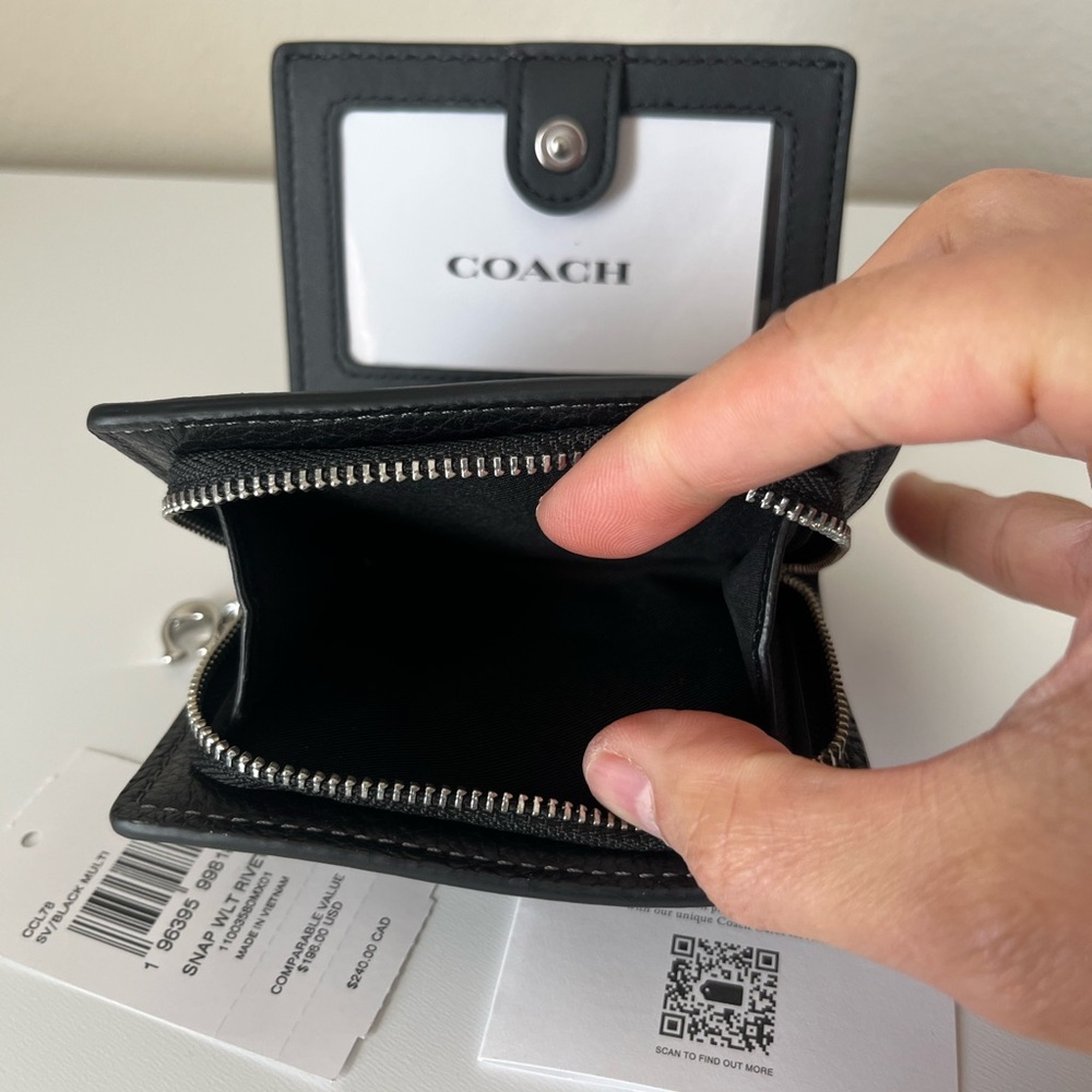 Coach Snap Wallet With Rivets🎈🎈 - Picture 6 of 9